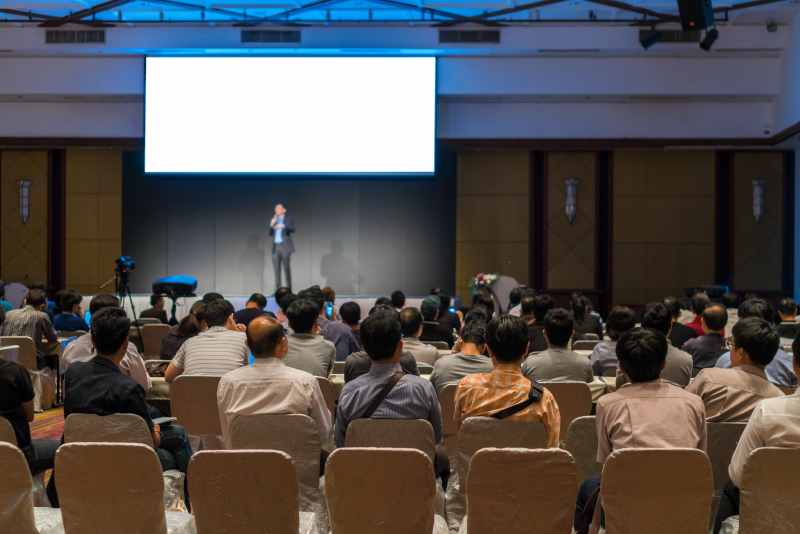 Une protection des droits humains et des libertés Une protection des droits humains et des libertés